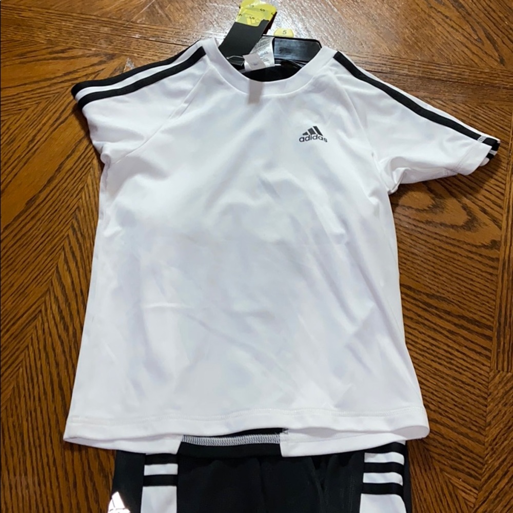Kid’s Adidas 2-piece set